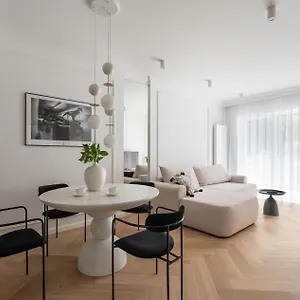 https://apartament-supreme.poznan-hotels.com